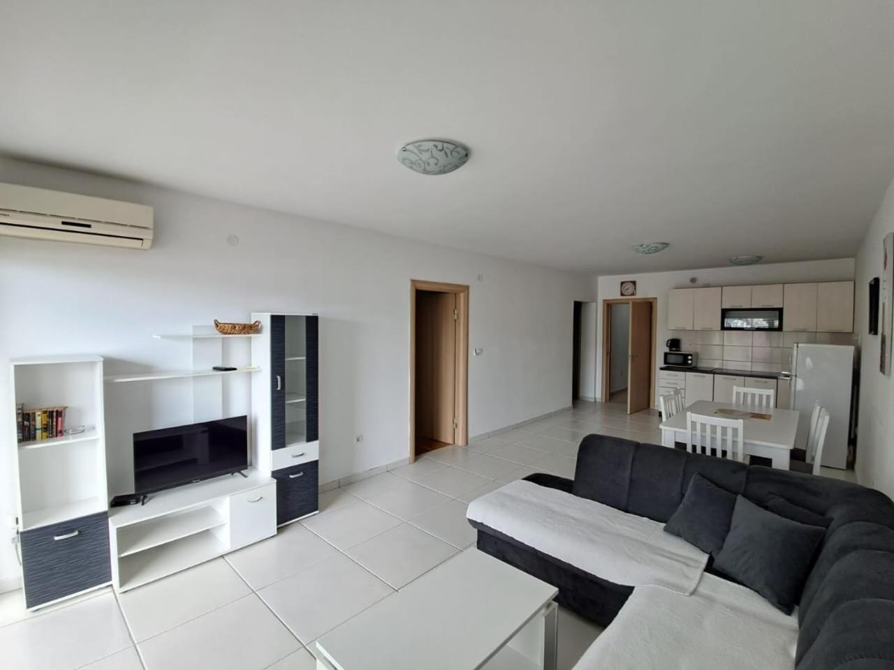 Belveder Montenegro ラファイロヴィチ 部屋 写真